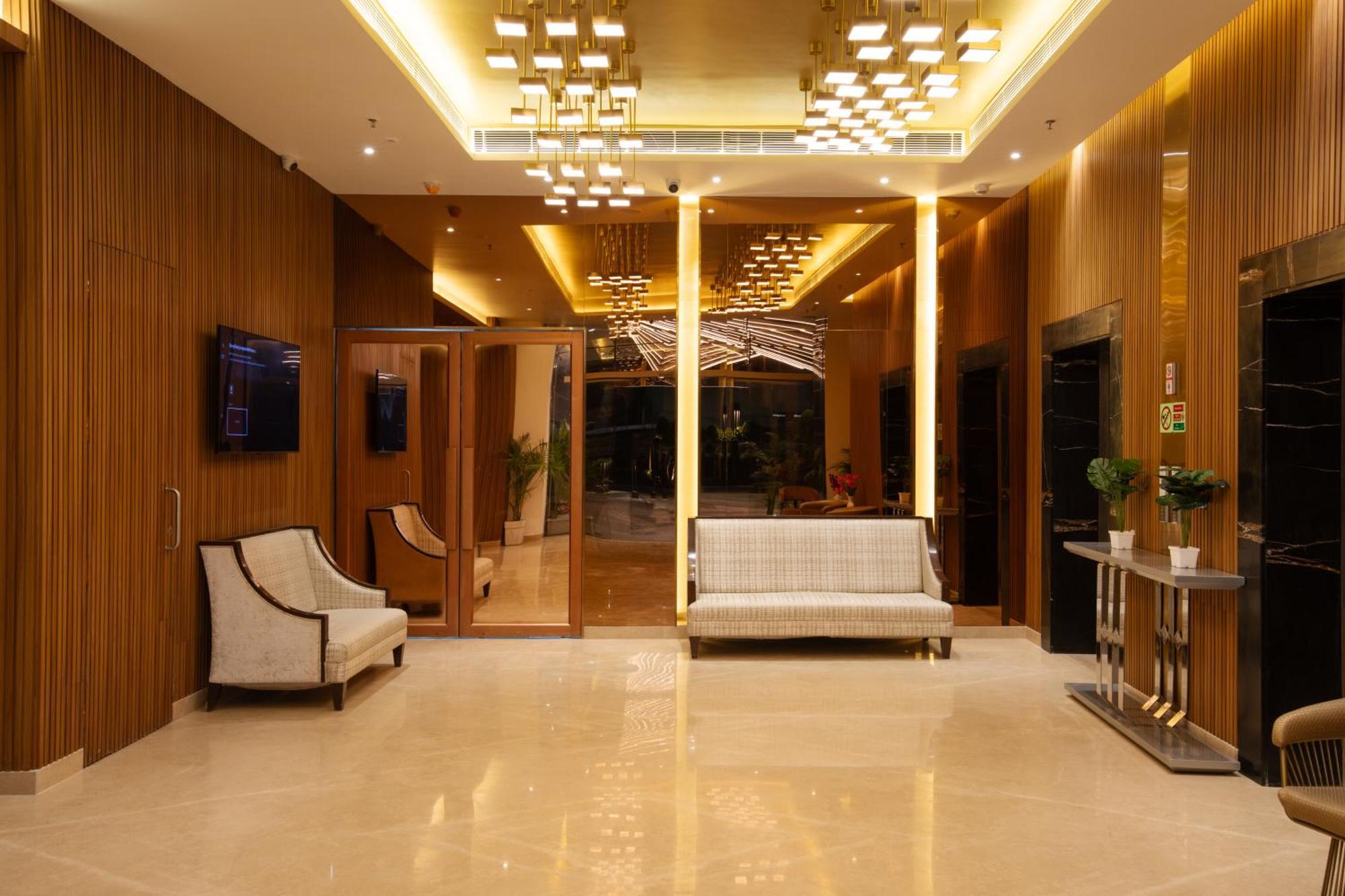 Hometel Alambagh Lucknow - A Sarovar Hotel Экстерьер фото