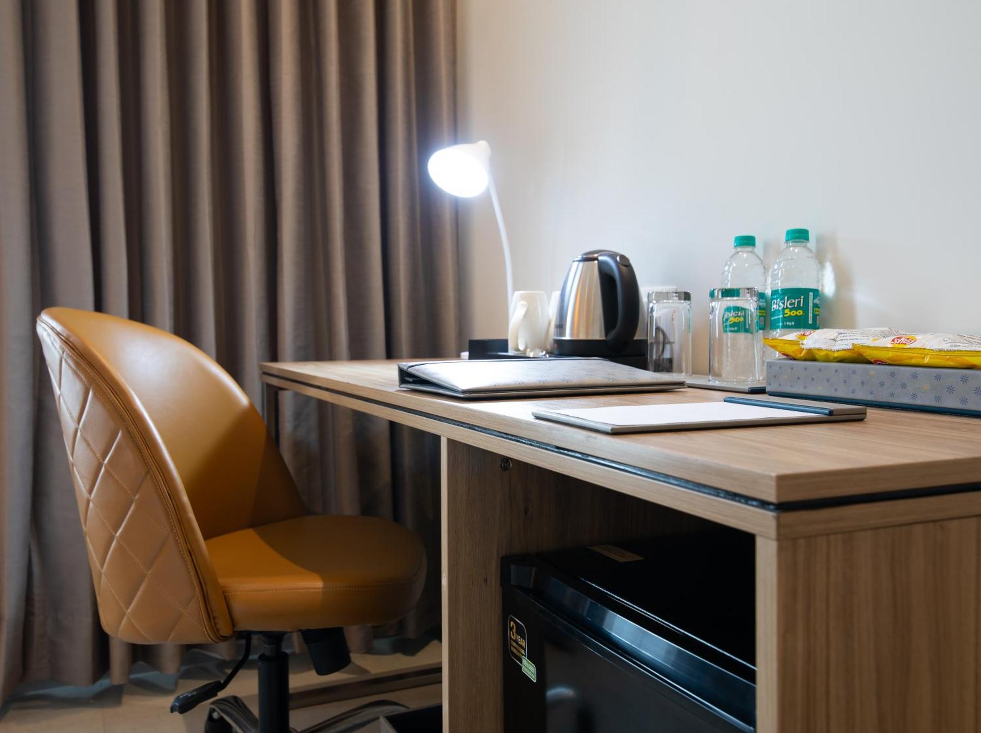 Hometel Alambagh Lucknow - A Sarovar Hotel Экстерьер фото