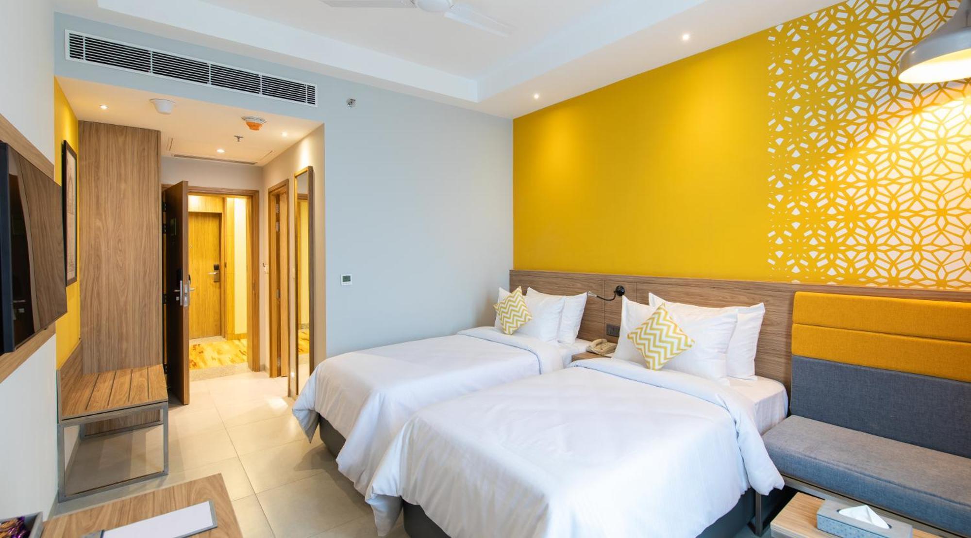 Hometel Alambagh Lucknow - A Sarovar Hotel Экстерьер фото