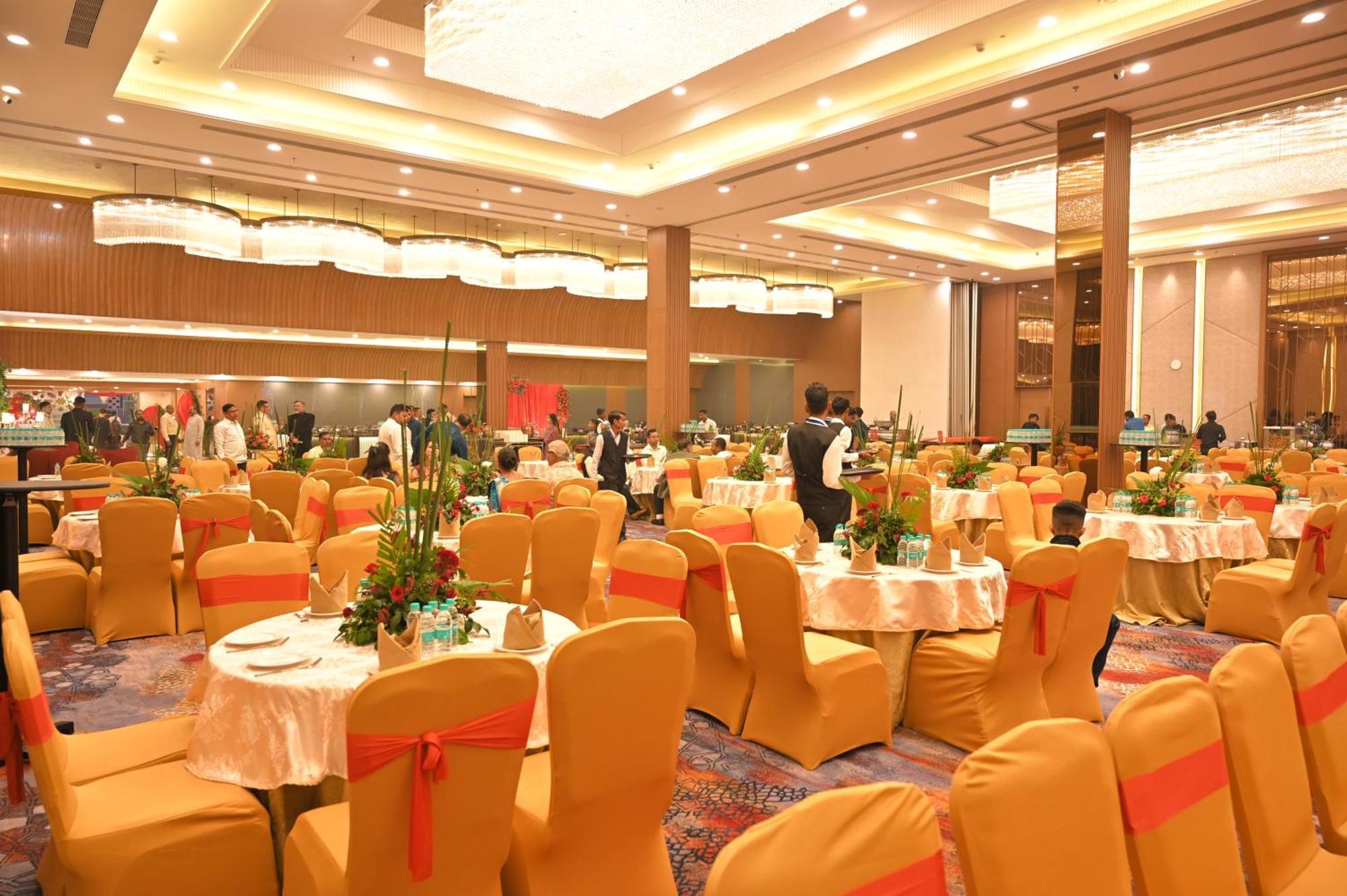 Hometel Alambagh Lucknow - A Sarovar Hotel Экстерьер фото