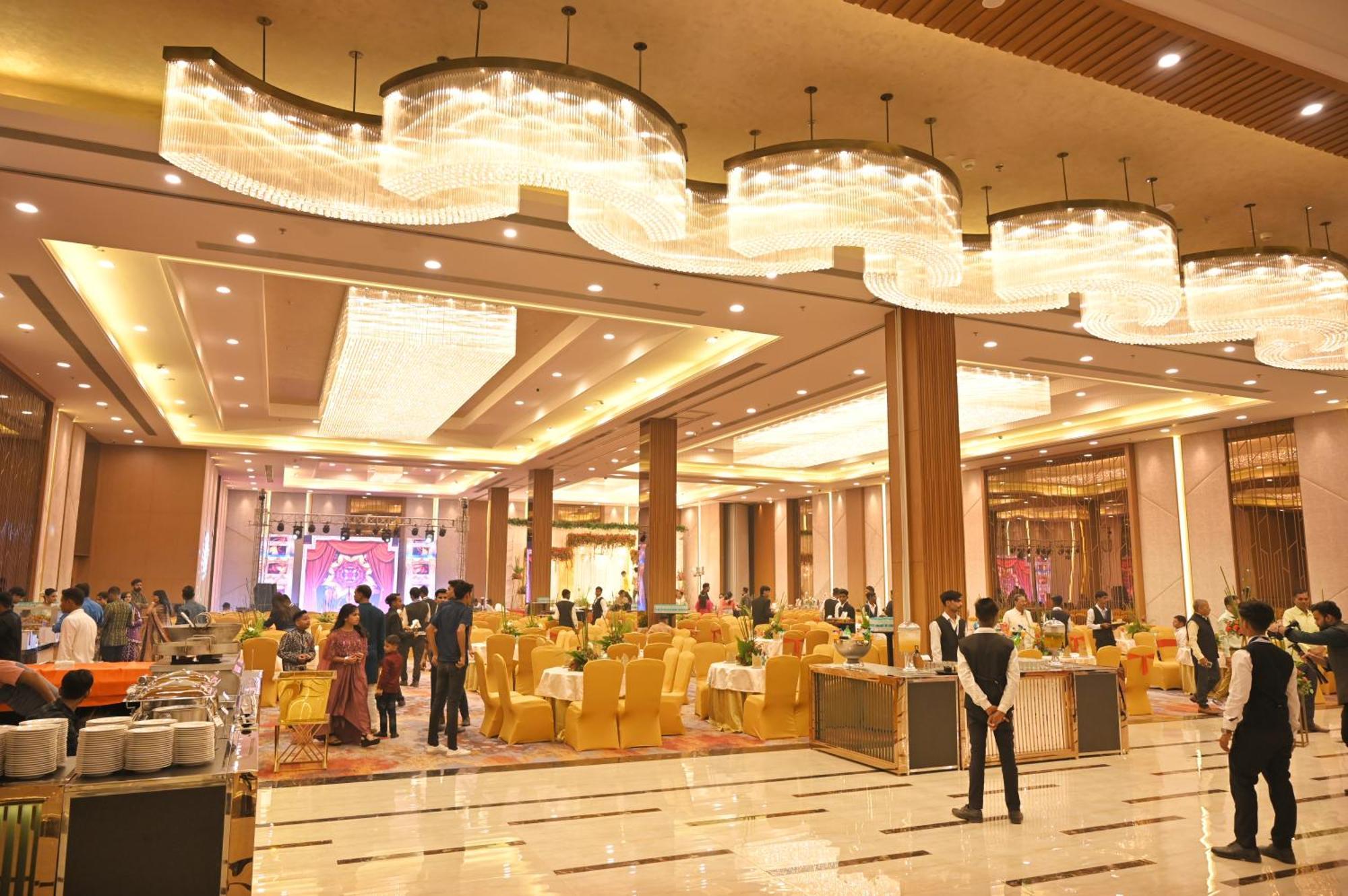 Hometel Alambagh Lucknow - A Sarovar Hotel Экстерьер фото