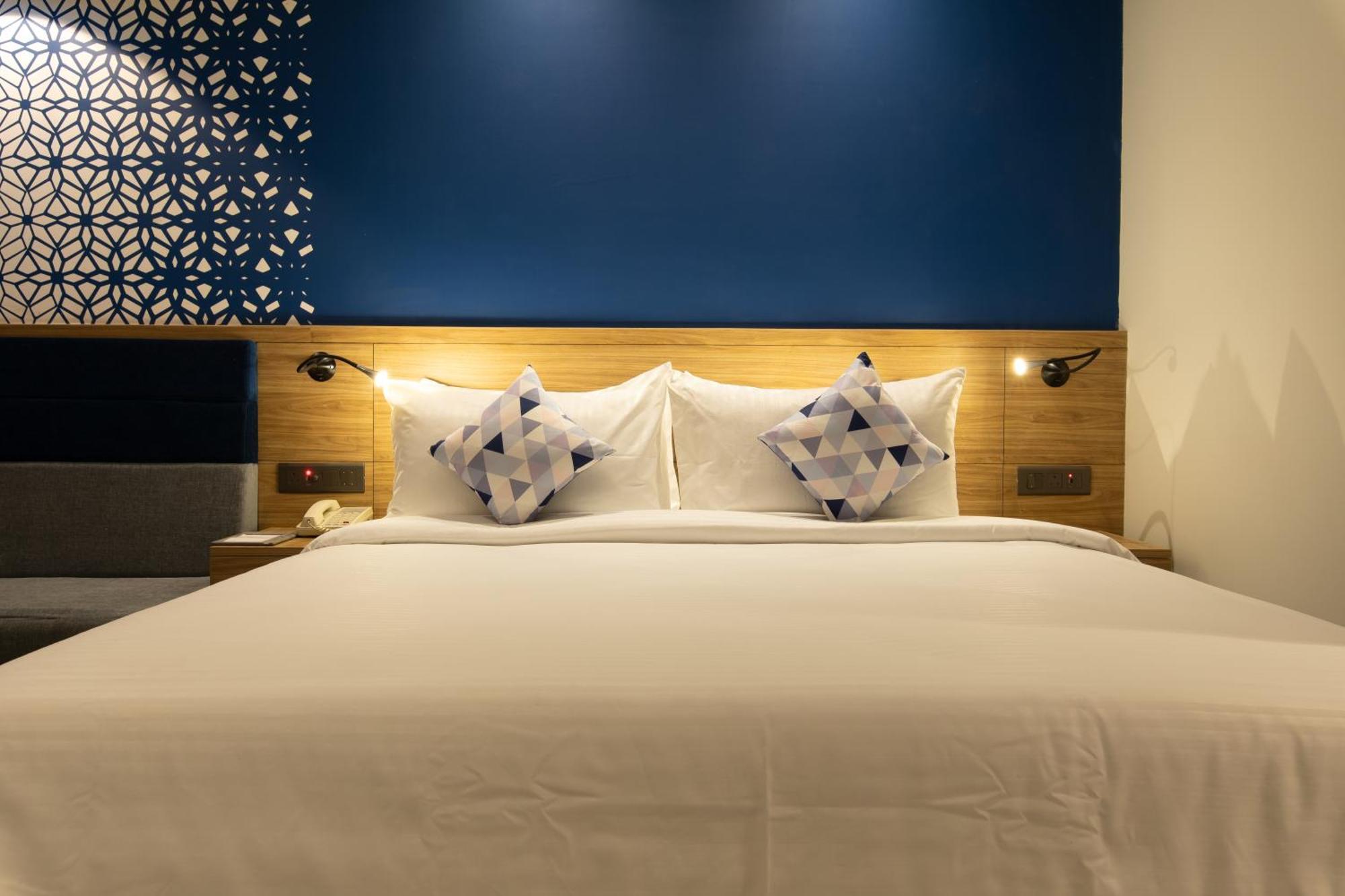 Hometel Alambagh Lucknow - A Sarovar Hotel Экстерьер фото